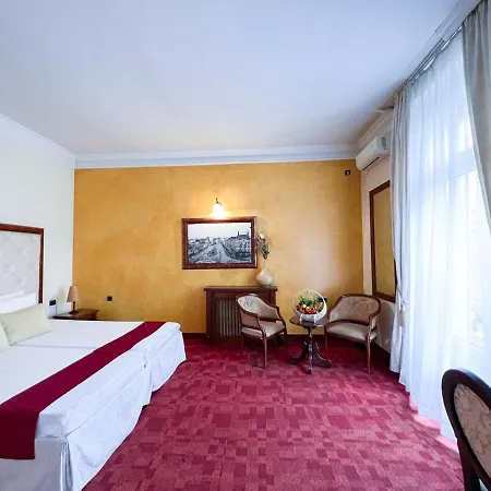 Manjez Centar ホテル