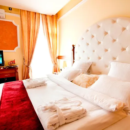 Manjez Centar ホテル 3*