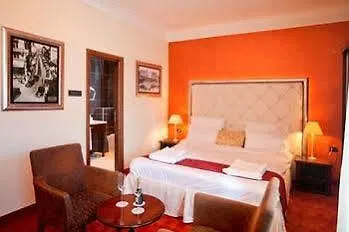 Manjez Centar 3*