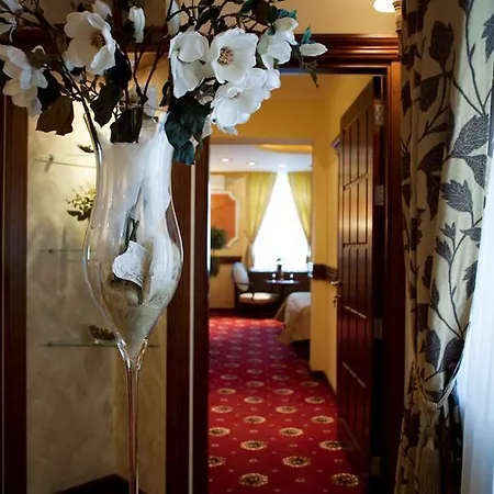 Hotel Manjez Centar 3*